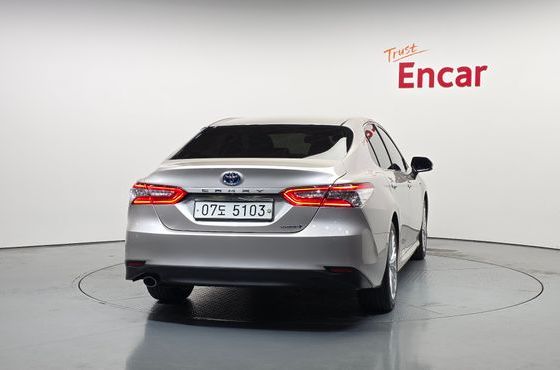 Toyota Camry 2.5 XLE Hybrid — пробег 119 034 км — фото 4 из 5