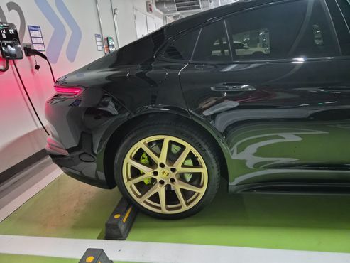 Porsche Panamera 2.9 AWD E-Hybrid — пробег 17 500 км — фото 3 из 5