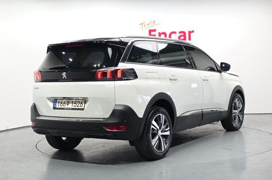Peugeot 5008 1.2 Pure Tech Allure — пробег 32 935 км — фото 2 из 5