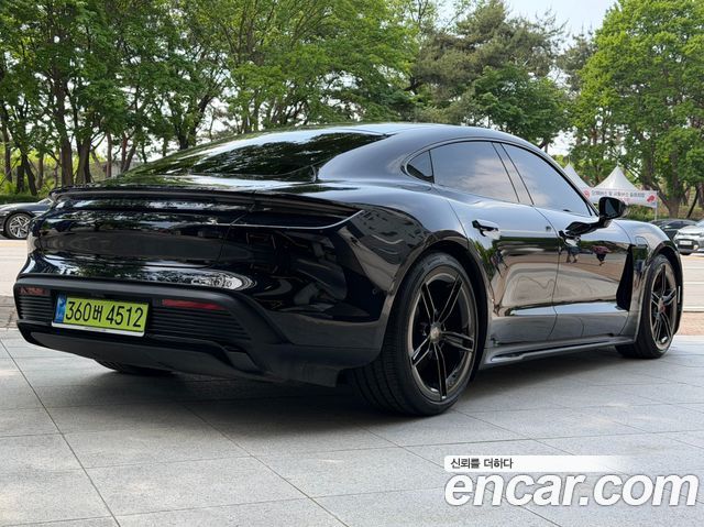 Porsche Taycan GTS — пробег 4 700 км — фото 2 из 5