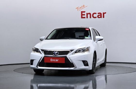 Lexus CT200h 1.8 Supreme ZWA10 — пробег 153 086 км — фото 3 из 5