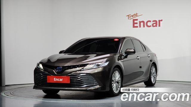 Toyota Camry 2.5 XLE Hybrid — пробег 161 540 км — фото 1 из 5