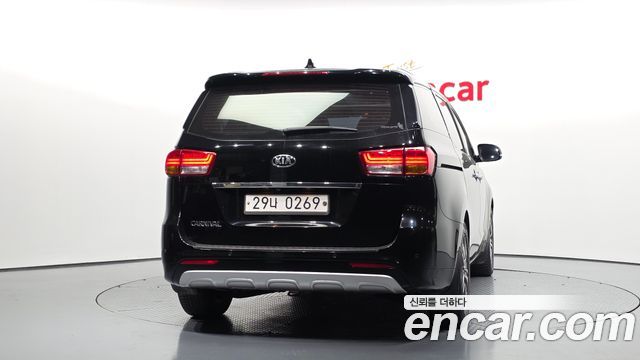 Kia Carnival из Кореи Encar