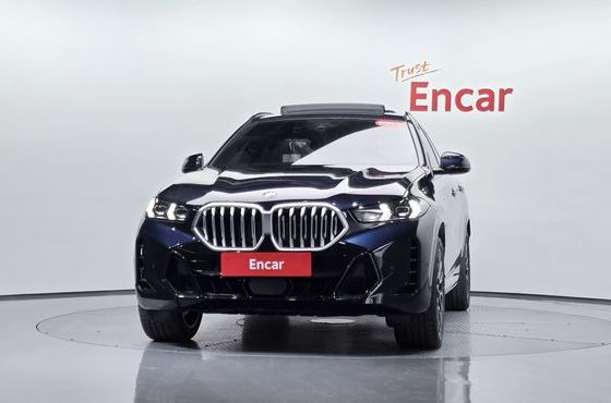 BMW X6 xDrive40i M Sport — пробег 15 км — фото 3 из 5