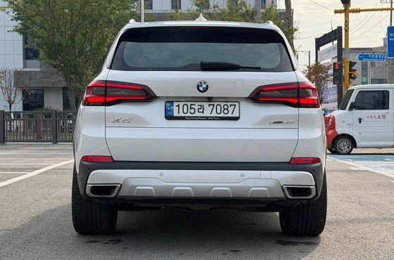 BMW X5 xDrive 40i xLine — пробег 76 579 км — фото 4 из 5