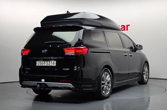 Kia Carnival 9-seater Hi-Limousine Prestige — пробег 236 268 км — фото 2 из 5