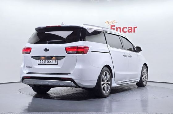 Kia Carnival 9-seater Prestige — пробег 130 241 км — фото 2 из 5