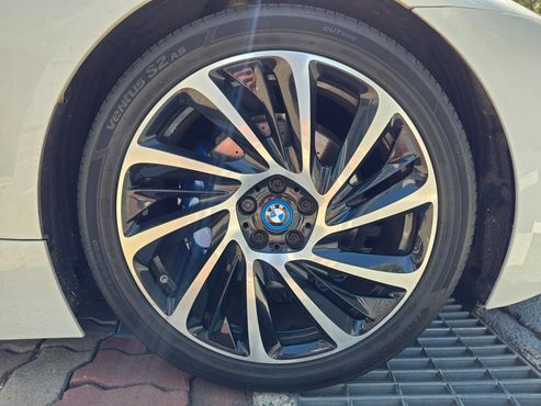 BMW i8 Coupe — пробег 84 950 км — фото 5 из 5