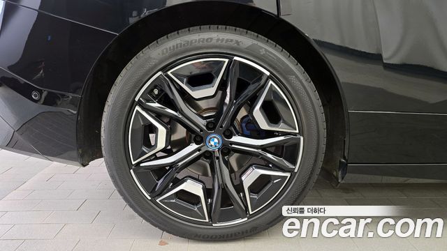 BMW iX из Кореи Encar