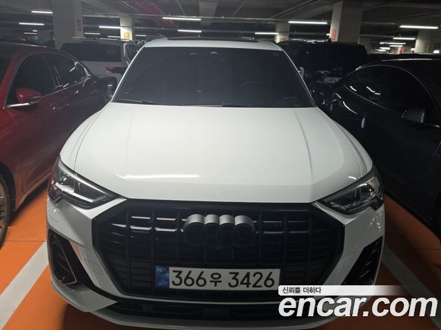 Audi Q3 40 TFSI Quattro Premium — пробег 1 439 км — фото 1 из 5