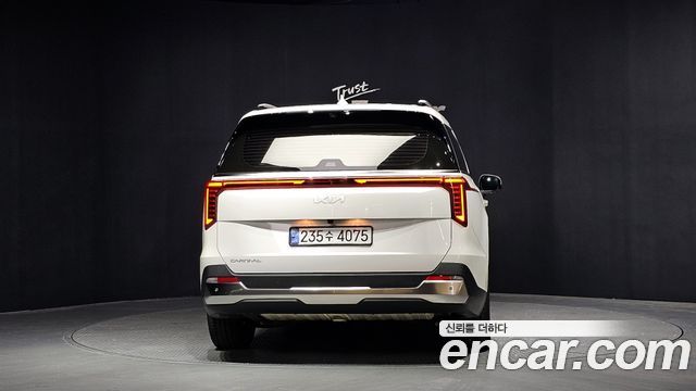 Kia Carnival 9-Seater Signature — пробег 46 011 км — фото 4 из 5