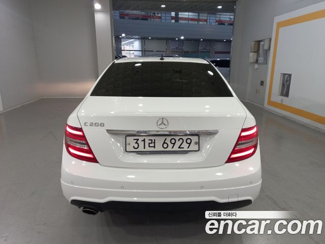 Mercedes-Benz C-Class C200 CGI AVANTGARDE — пробег 156 000 км — фото 4 из 5