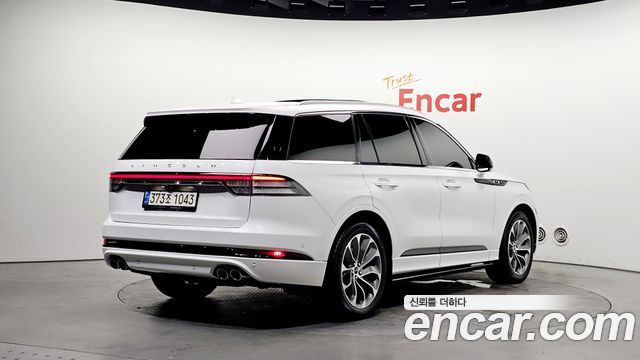 Lincoln Aviator 3.0 PHEV GT AWD — пробег 93 033 км — фото 2 из 5