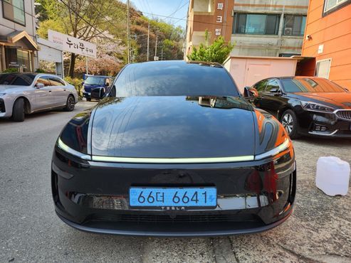 Tesla Model Y Premium RWD — пробег 500 км — фото 1 из 5