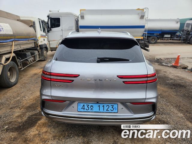 Genesis GV70 e-AWD — пробег 700 км — фото 5 из 5