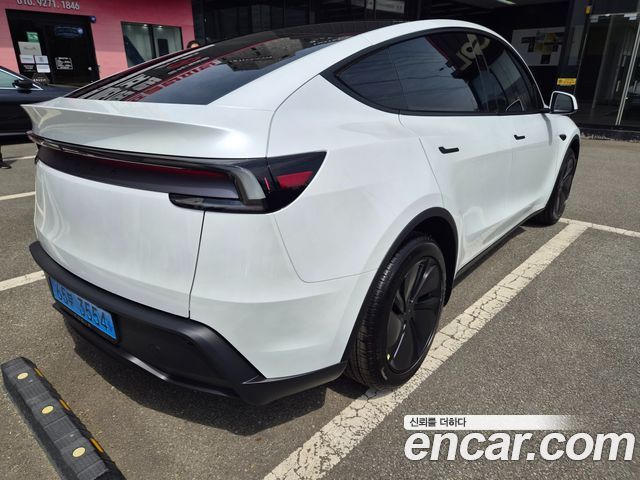 Tesla Model Y Premium RWD — пробег 500 км — фото 4 из 5