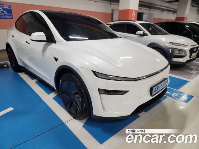 Tesla Model Y Premium RWD — пробег 500 км — фото 3 из 5