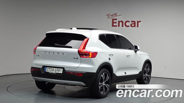 Volvo XC40 B4 Inscription — пробег 106 933 км — фото 2 из 5