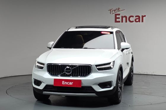 Volvo XC40 B4 Inscription — пробег 106 933 км — фото 3 из 5