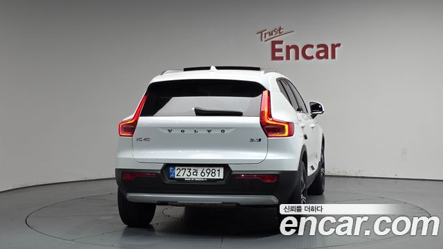 Volvo XC40 B4 Inscription — пробег 106 933 км — фото 4 из 5