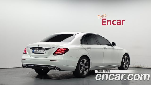 Mercedes-Benz E-Class E300 Avantgarde — пробег 76 559 км — фото 2 из 5