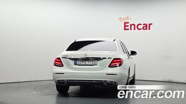 Mercedes-Benz E-Class E300 Avantgarde — пробег 76 559 км — фото 4 из 5