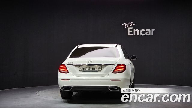 Mercedes-Benz E-Class из Кореи Encar
