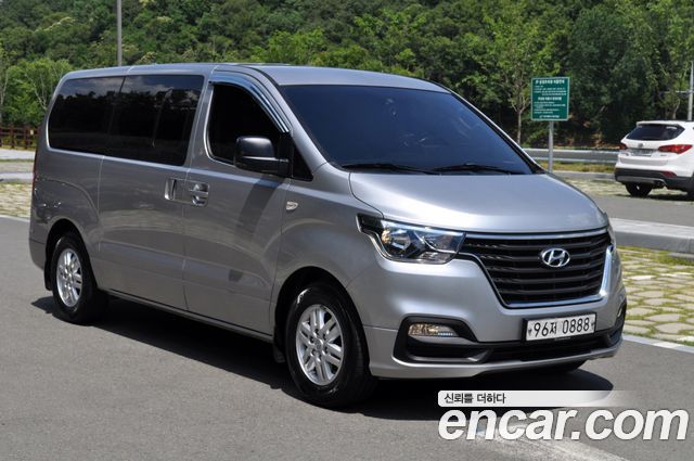 Hyundai Starex Van 5-Seater Modern — пробег 251 000 км — фото 2 из 5
