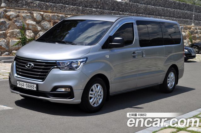 Hyundai Starex Van 5-Seater Modern — пробег 251 000 км — фото 3 из 5