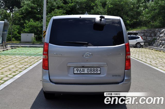 Hyundai Starex Van 5-Seater Modern — пробег 251 000 км — фото 4 из 5