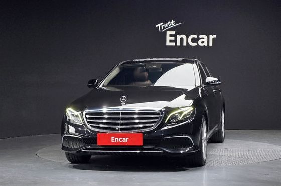 Mercedes-Benz E-Class E300 4MATIC Exclusive — пробег 86 465 км — фото 3 из 5