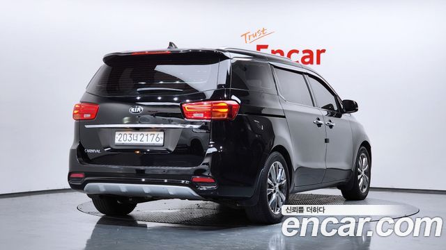Kia Carnival из Кореи Encar