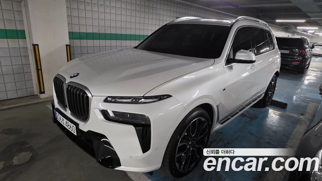 BMW X7 xDrive 40i M Sport 7STR — пробег 15 000 км — фото 3 из 5