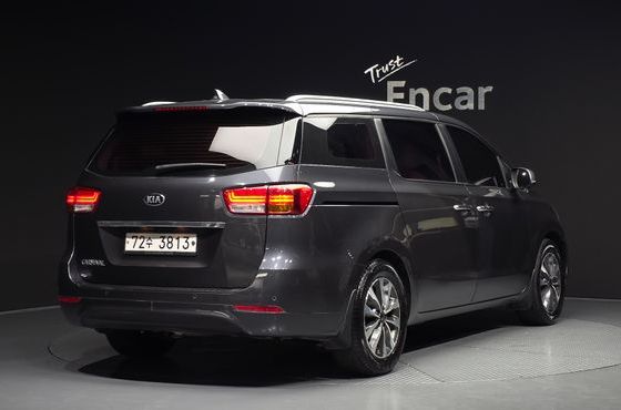 Kia Carnival 11-seater Prestige — пробег 94 935 км — фото 2 из 5