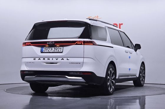 Kia Carnival 7-Seater Signature — пробег 108 152 км — фото 2 из 5