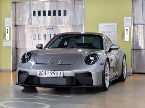 Porsche 911 GT3 Touring — пробег 800 км — фото 1 из 5