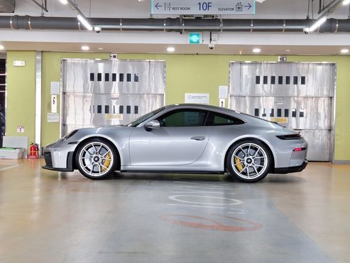 Porsche 911 GT3 Touring — пробег 800 км — фото 2 из 5