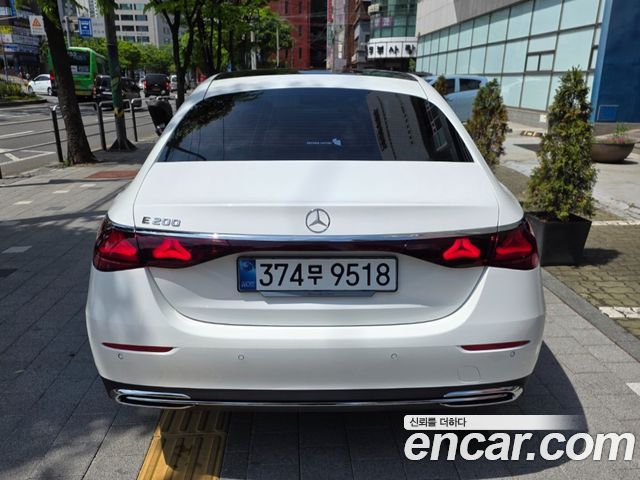 Mercedes-Benz E-Class E200 Avantgarde — пробег 850 км — фото 4 из 5
