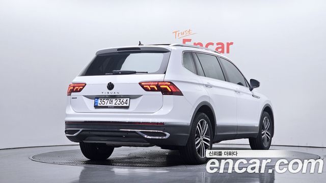 Volkswagen Tiguan 2.0 TSI Prestige — пробег 50 920 км — фото 2 из 5