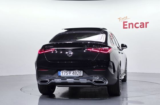 Mercedes-Benz GLC-Class GLC300 4MATIC Coupe — пробег 14 889 км — фото 4 из 5