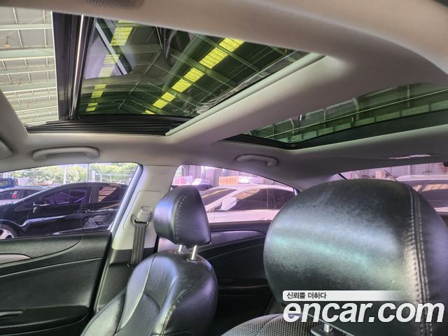 Hyundai Sonata 2.0 Premier — пробег 240 707 км — фото 4 из 5