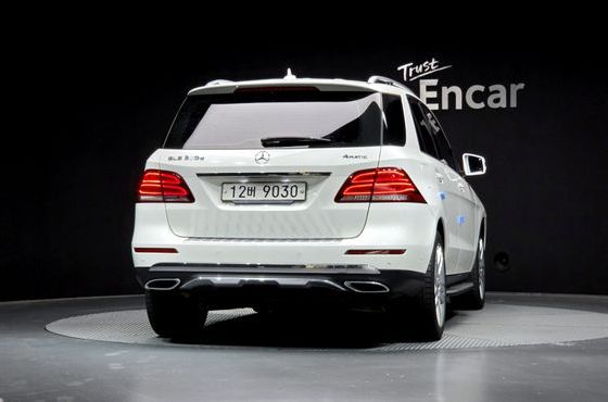 Mercedes-Benz GLE-Class GLE350 d 4MATIC — пробег 69 281 км — фото 4 из 5