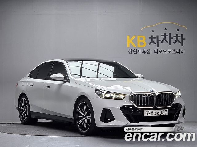 BMW 5-Series 530i xDrive M Sport — пробег 4 701 км — фото 5 из 5