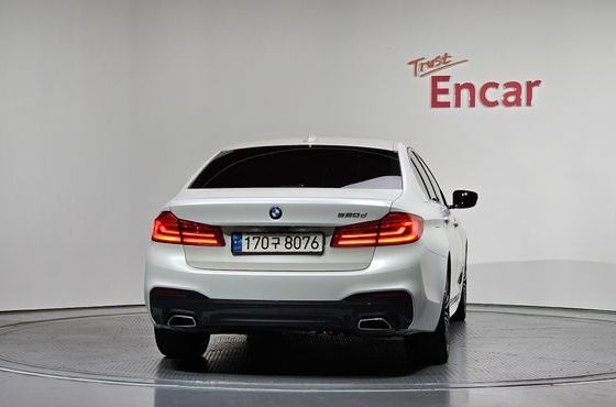 BMW 5-Series 520d M Sport Package Plus — пробег 65 861 км — фото 4 из 5