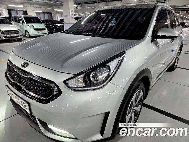 Kia Niro Prestige — пробег 222 230 км — фото 3 из 5