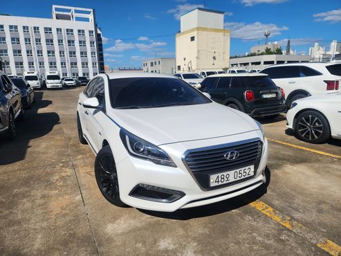 Hyundai Sonata 2.0 Plug-in HEV Permium — пробег 205 843 км — фото 1 из 5