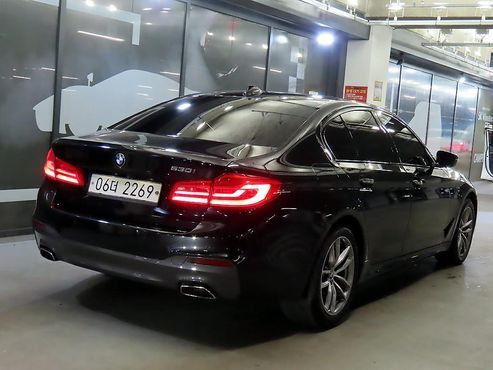 BMW 5-Series 530i M Sport Package Plus — пробег 139 999 км — фото 4 из 5