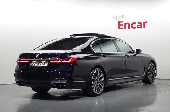 BMW 7-Series 740Li xDrive M Sport Package — пробег 103 772 км — фото 2 из 5