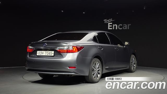 Lexus ES Supreme XV60 — пробег 118 585 км — фото 2 из 5