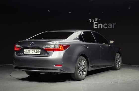 Lexus ES Supreme XV60 — пробег 118 585 км — фото 2 из 5